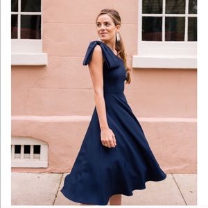 GAL MEETS GLAM YVONNE ONE SHOULDER BOW DRESS ❤️